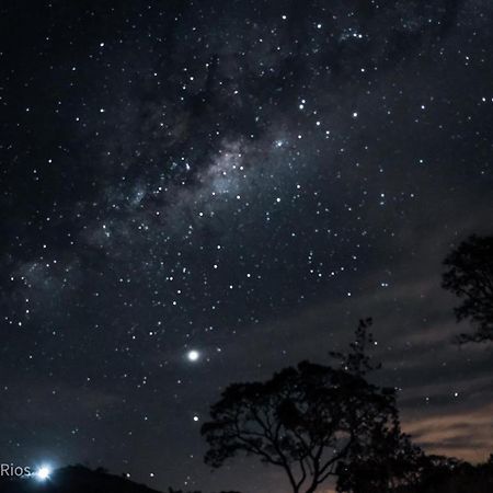 Bangalo Luxo Entre Lindas Cachoeiras Baependi Exteriör bild